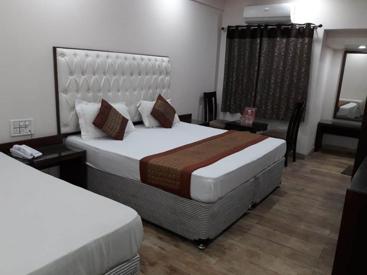 Hotel Kabeer New Delhi @ New Delhi Railway Station Bagian luar foto