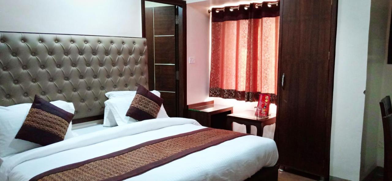 Hotel Kabeer New Delhi @ New Delhi Railway Station Bagian luar foto
