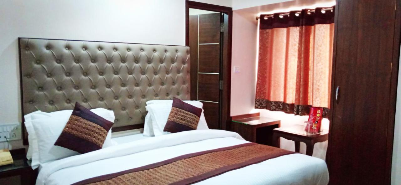Hotel Kabeer New Delhi @ New Delhi Railway Station Bagian luar foto