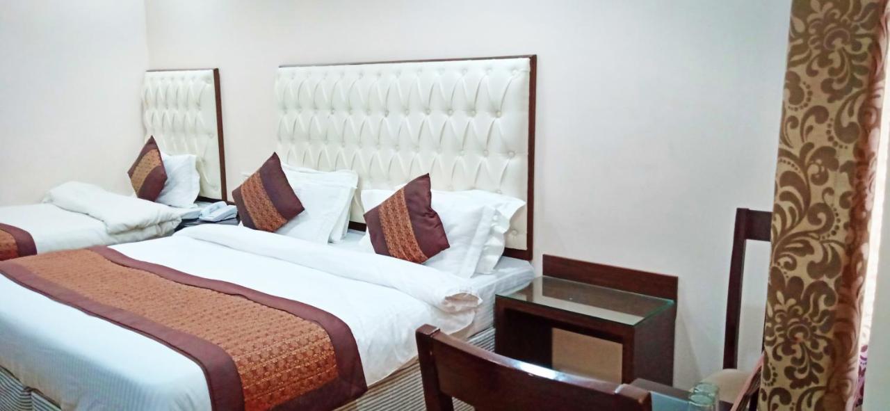 Hotel Kabeer New Delhi @ New Delhi Railway Station Bagian luar foto
