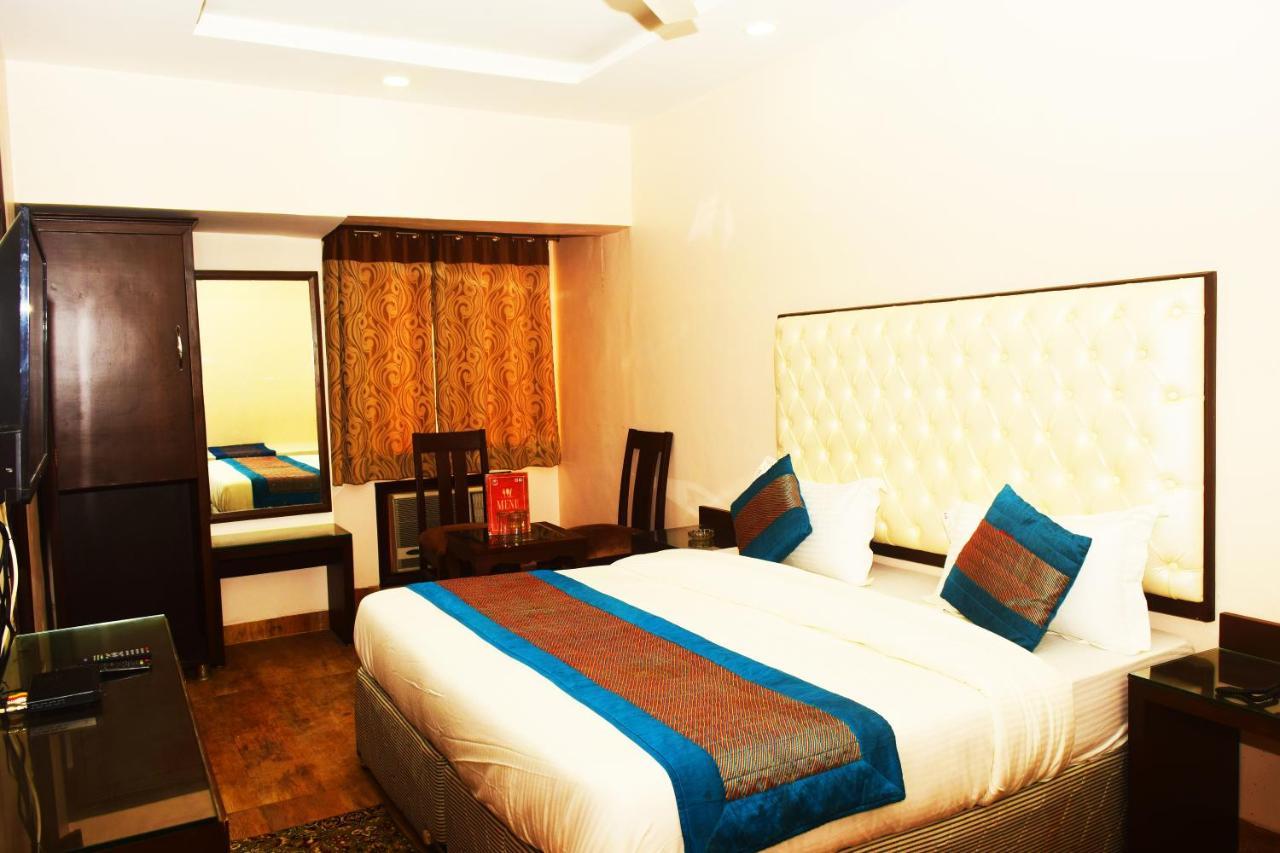Hotel Kabeer New Delhi @ New Delhi Railway Station Bagian luar foto
