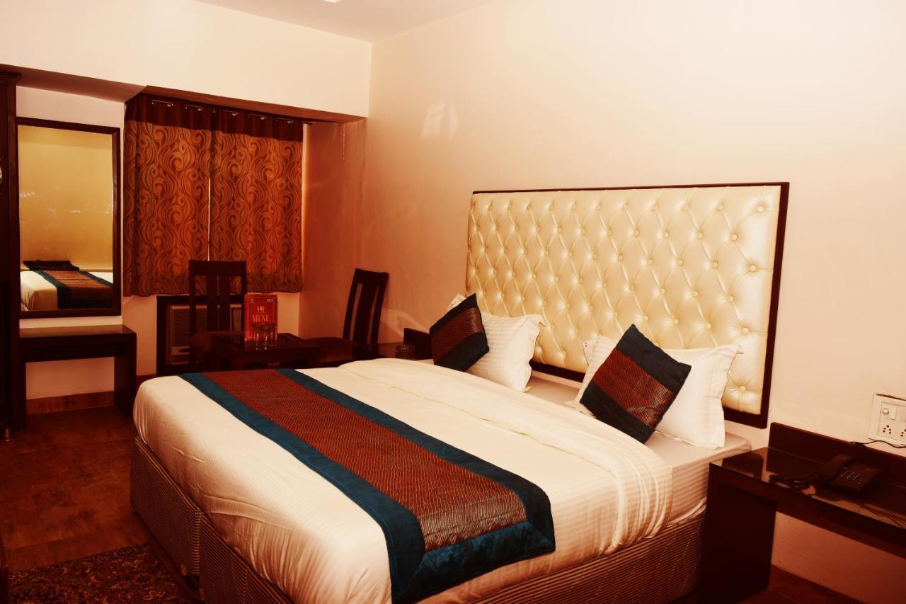 Hotel Kabeer New Delhi @ New Delhi Railway Station Bagian luar foto