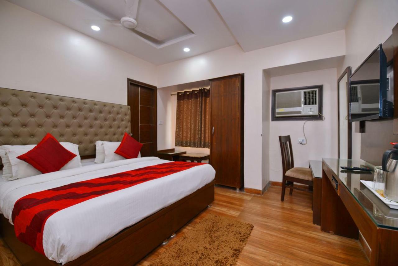 Hotel Kabeer New Delhi @ New Delhi Railway Station Bagian luar foto