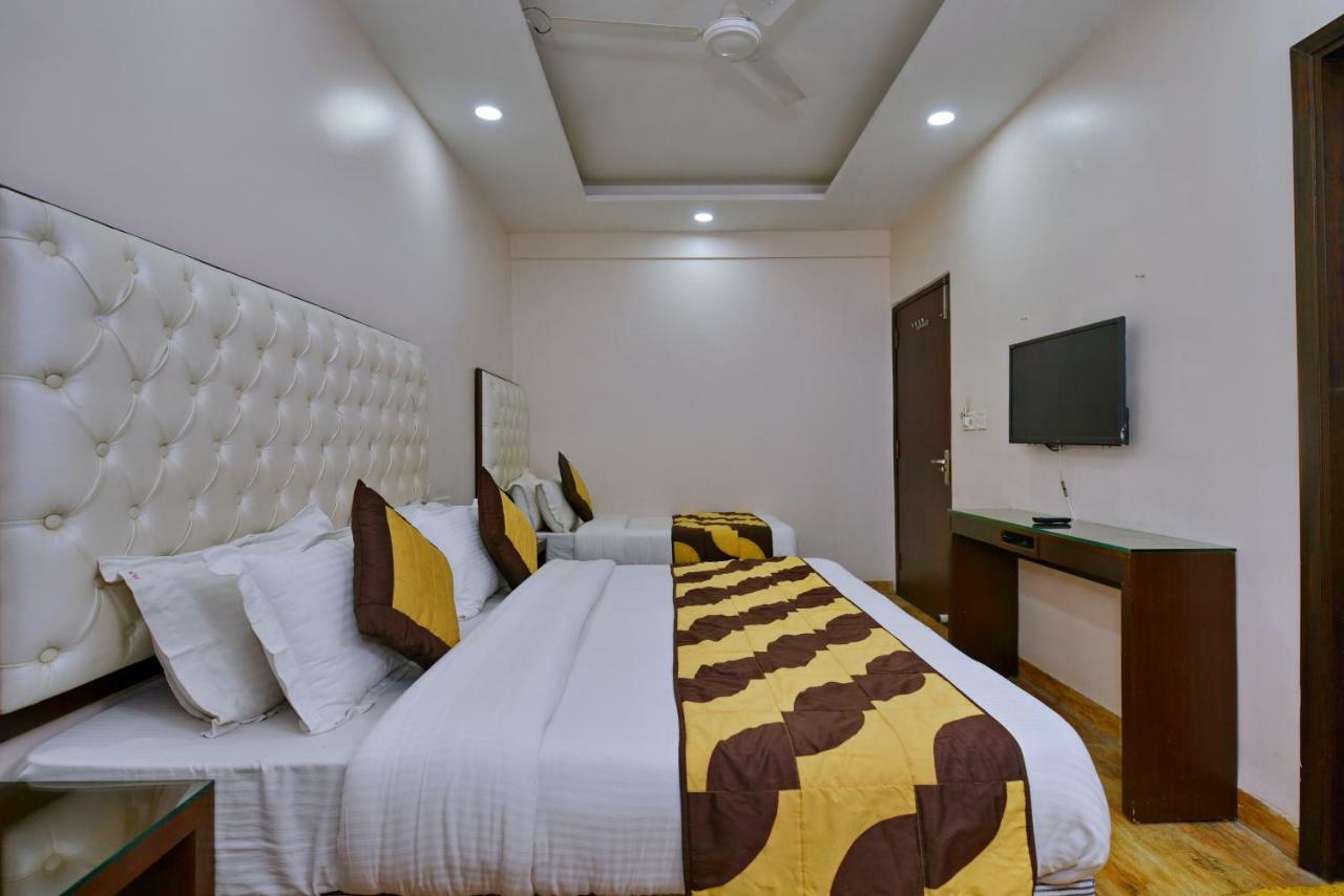 Hotel Kabeer New Delhi @ New Delhi Railway Station Bagian luar foto