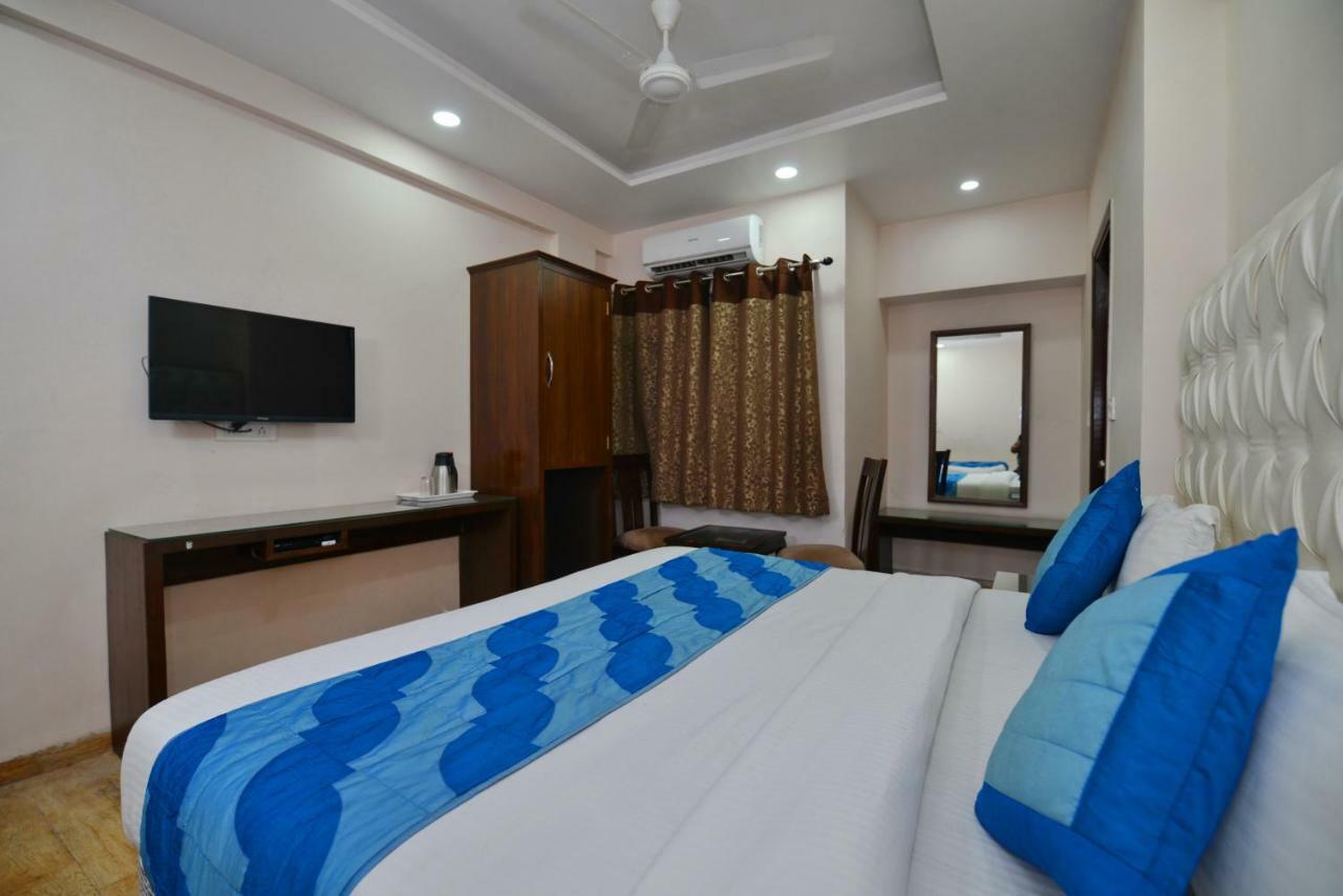 Hotel Kabeer New Delhi @ New Delhi Railway Station Bagian luar foto
