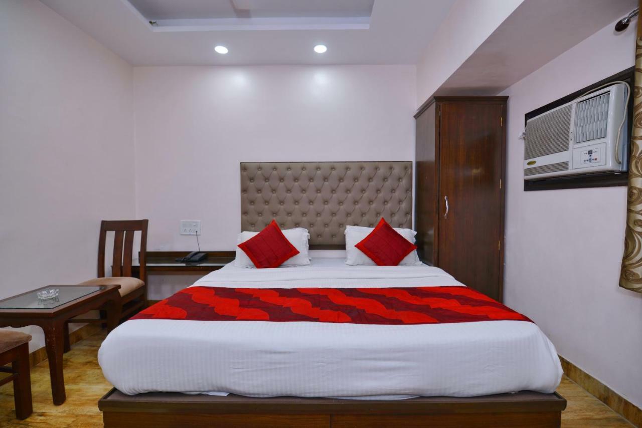Hotel Kabeer New Delhi @ New Delhi Railway Station Bagian luar foto