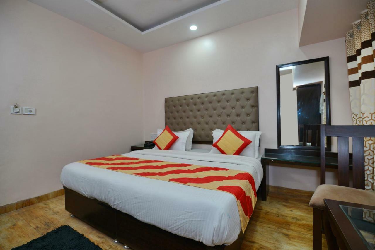 Hotel Kabeer New Delhi @ New Delhi Railway Station Bagian luar foto