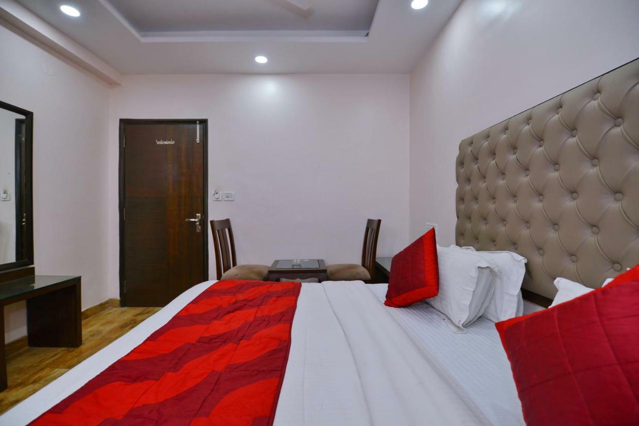 Hotel Kabeer New Delhi @ New Delhi Railway Station Bagian luar foto