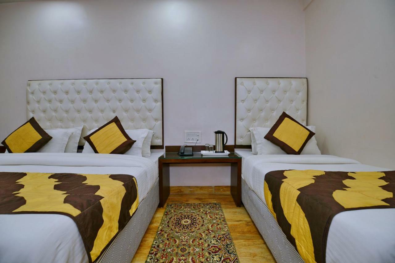 Hotel Kabeer New Delhi @ New Delhi Railway Station Bagian luar foto