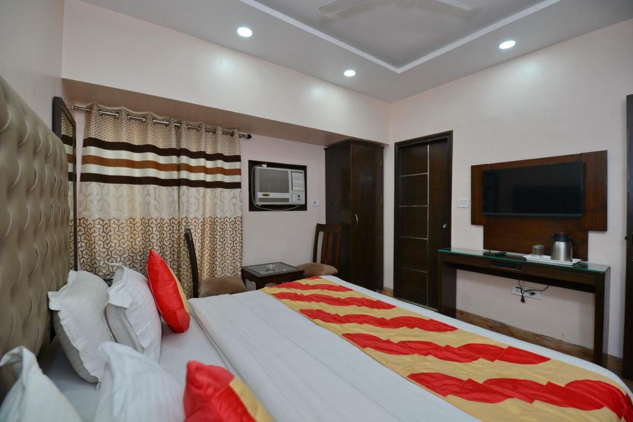 Hotel Kabeer New Delhi @ New Delhi Railway Station Bagian luar foto
