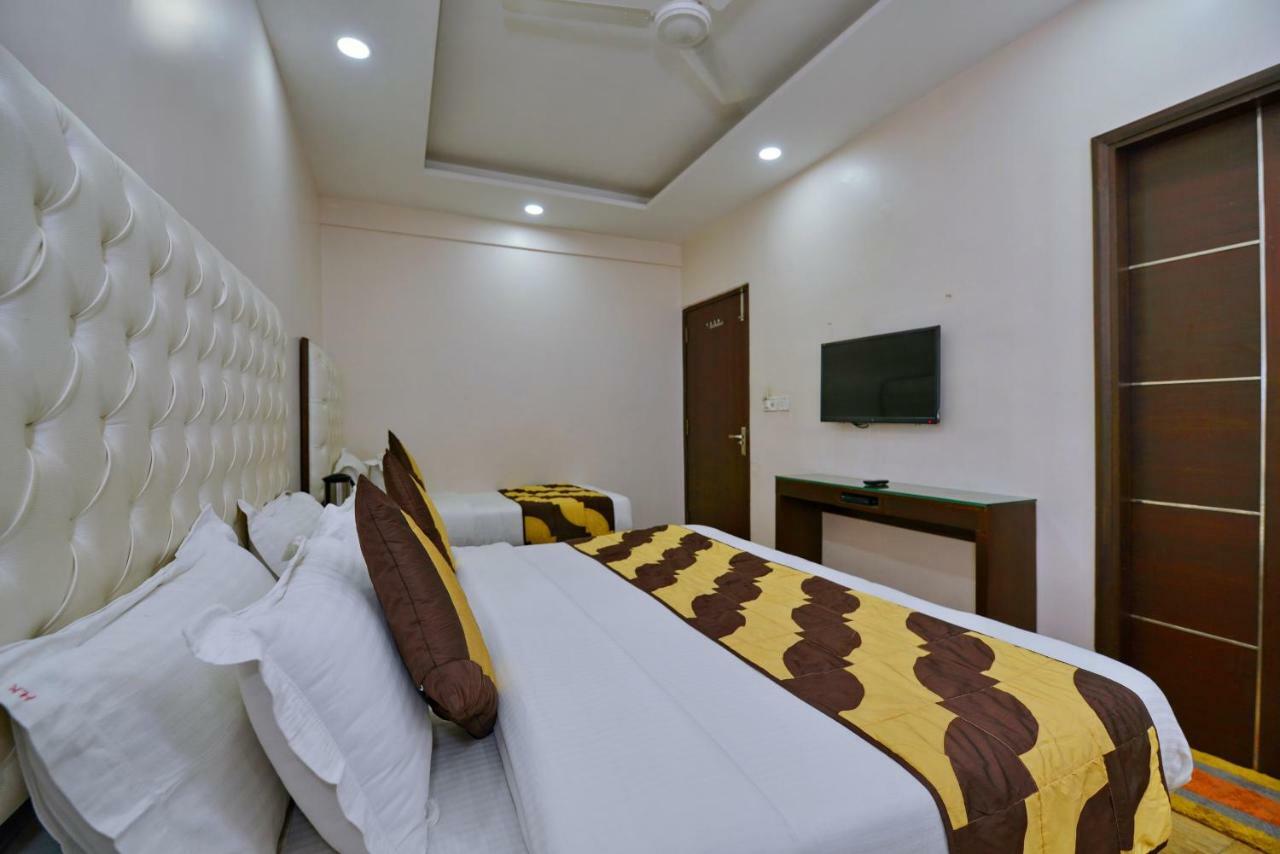 Hotel Kabeer New Delhi @ New Delhi Railway Station Bagian luar foto