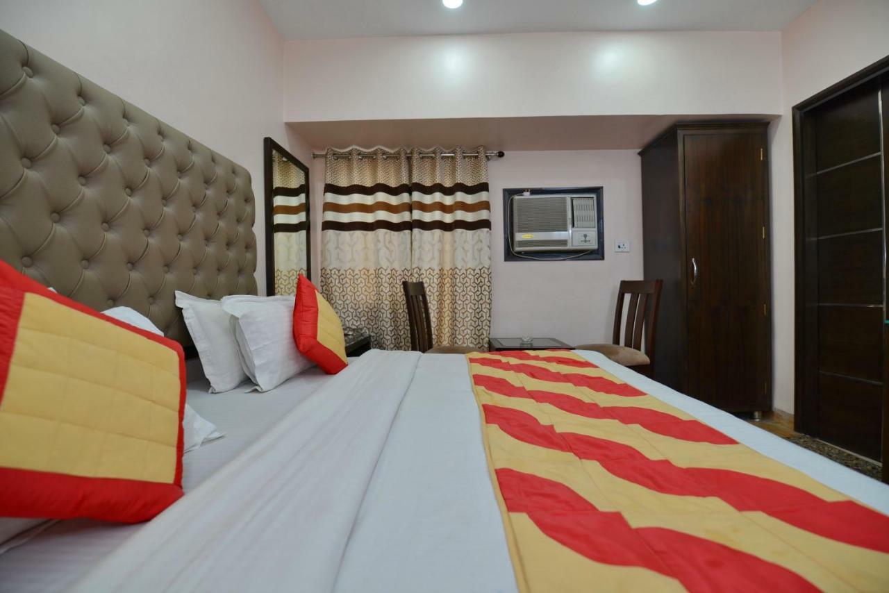 Hotel Kabeer New Delhi @ New Delhi Railway Station Bagian luar foto