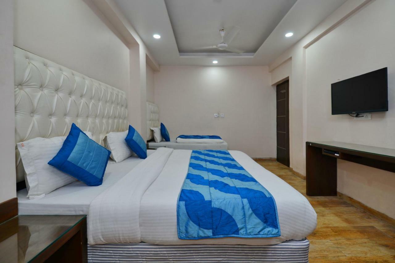 Hotel Kabeer New Delhi @ New Delhi Railway Station Bagian luar foto